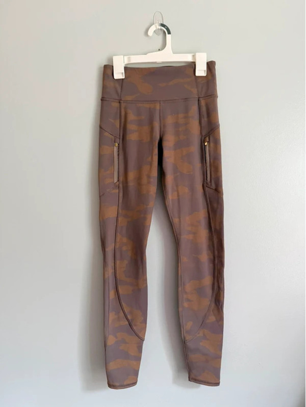 Athleta Rainier Reflective Camo Leggings Size XS